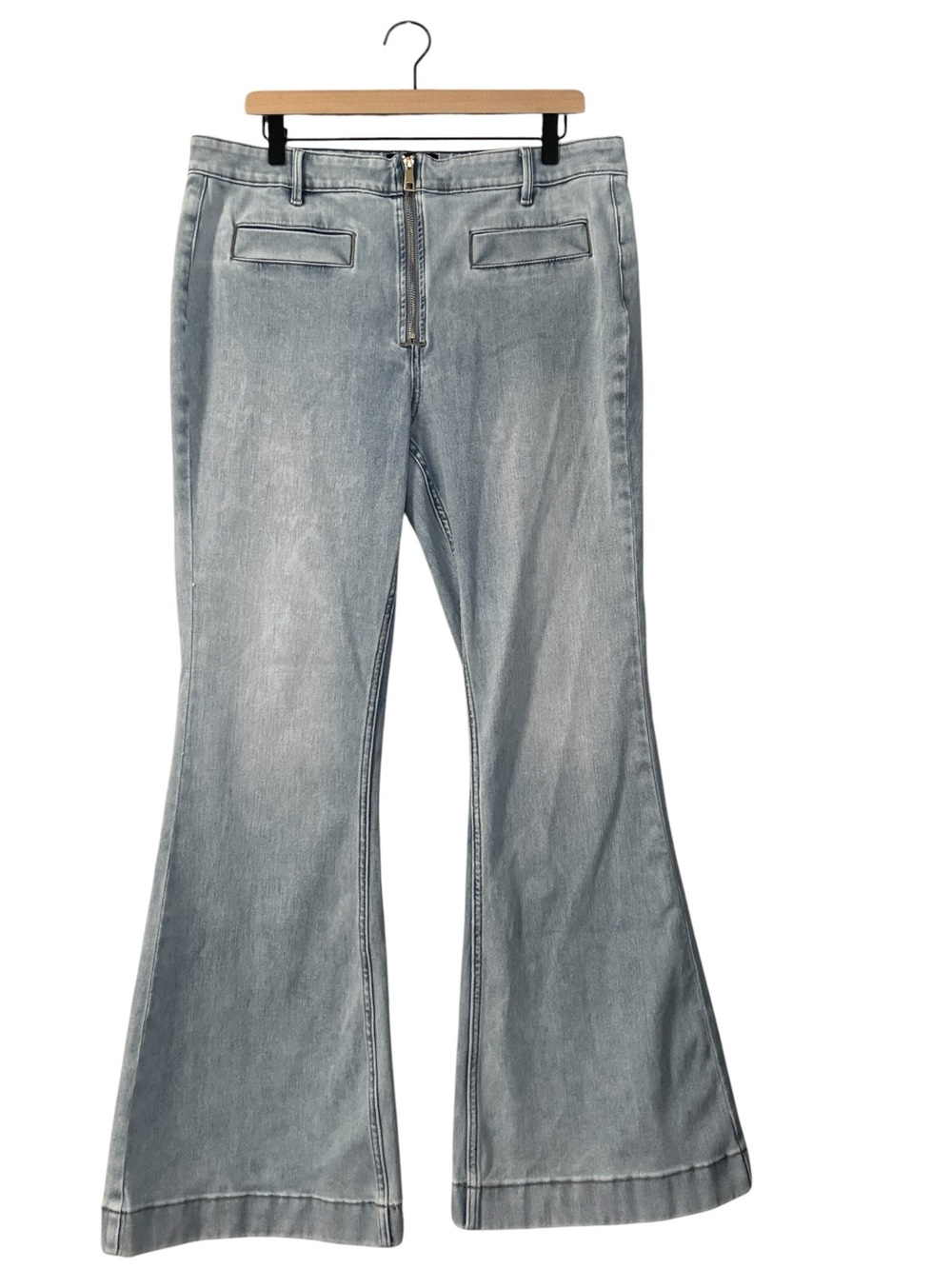 Women’s White House Black Market Flared light Wash Jeans